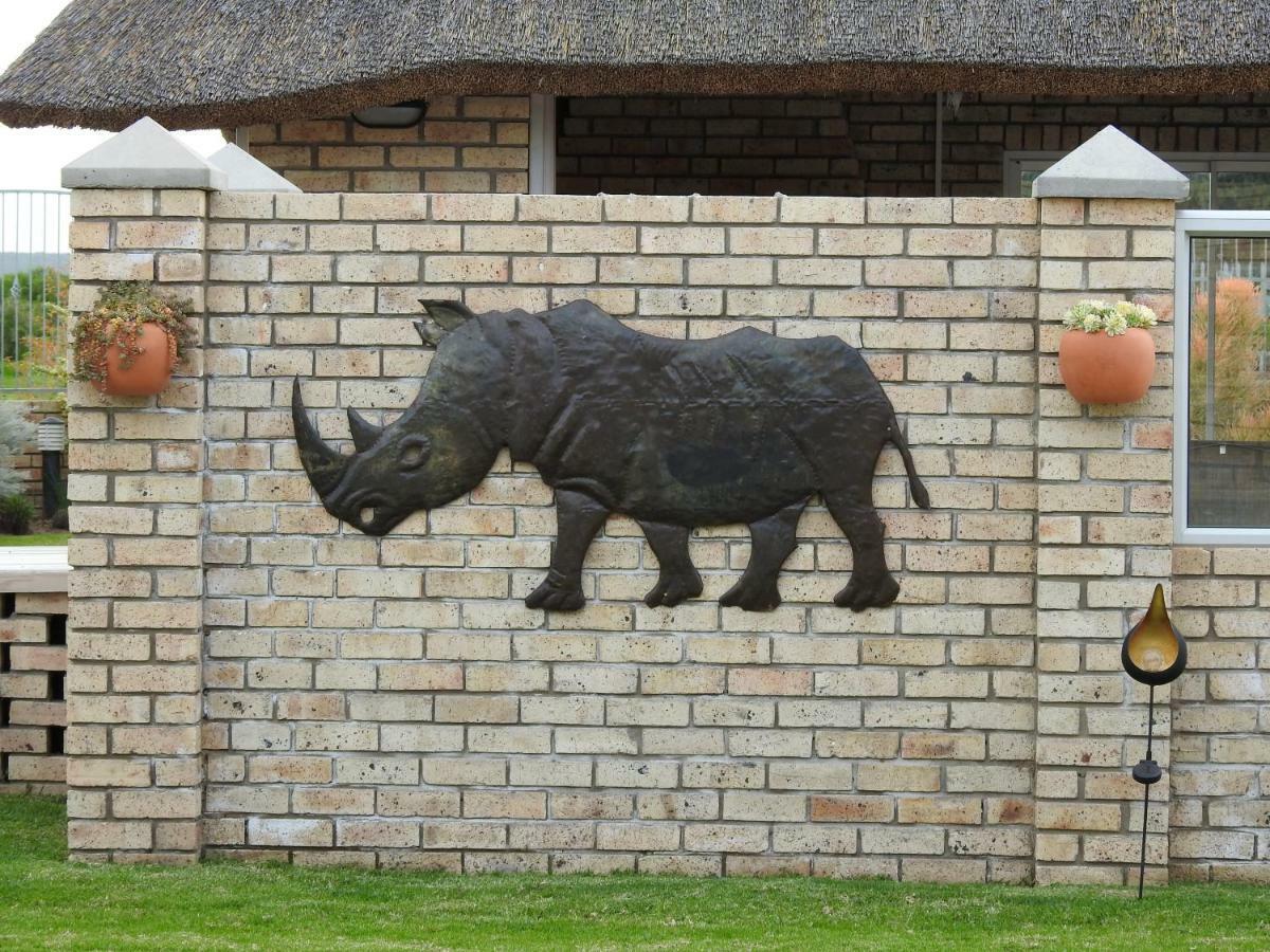 Settle Inn Self Catering Accommodation Colchester Esterno foto