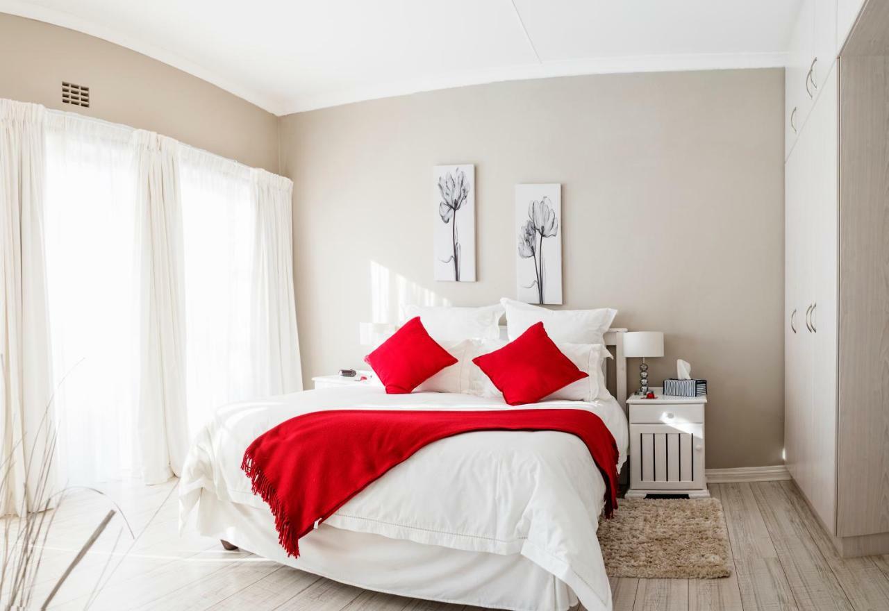 Settle Inn Self Catering Accommodation Colchester Esterno foto