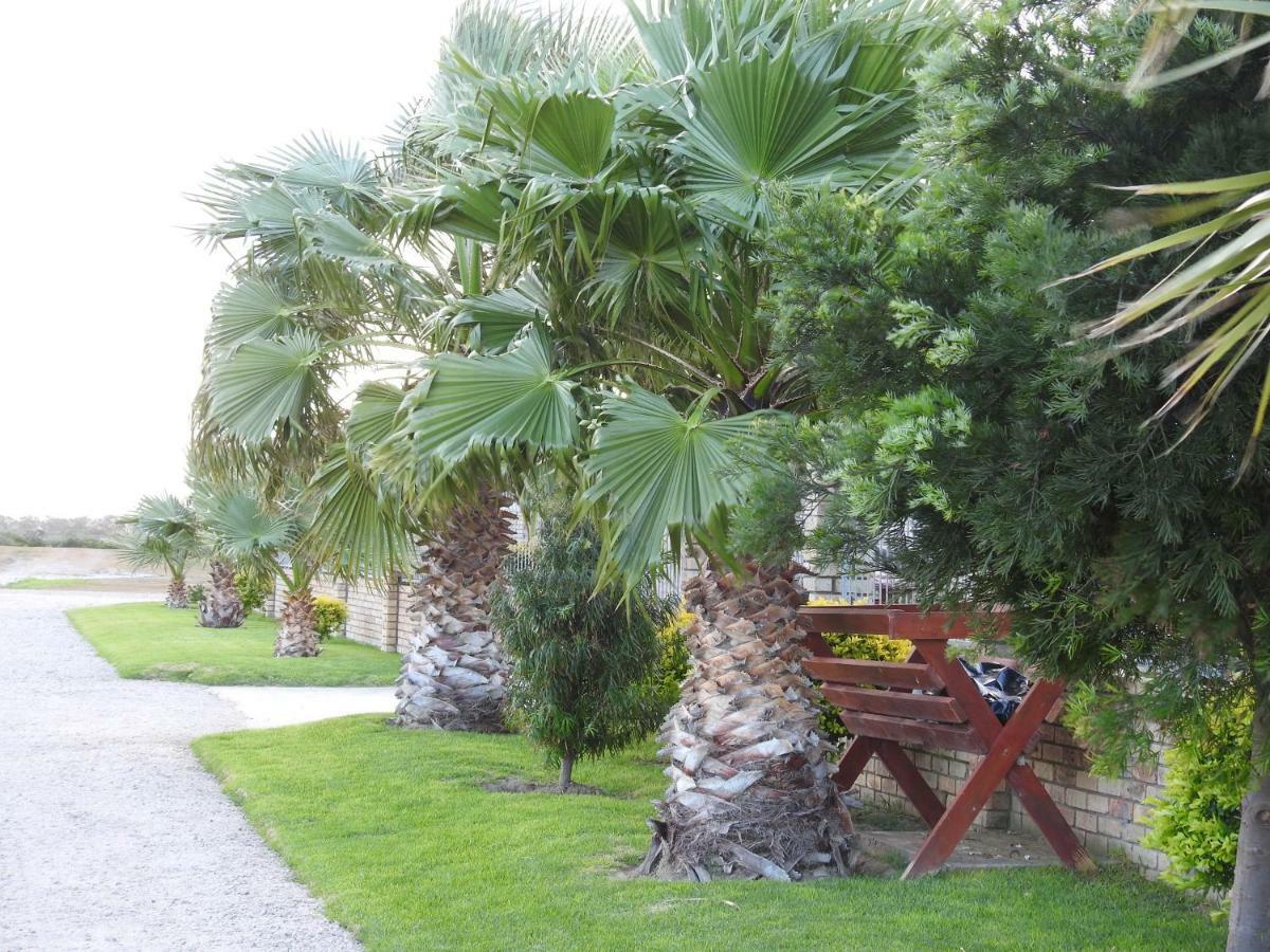 Settle Inn Self Catering Accommodation Colchester Esterno foto