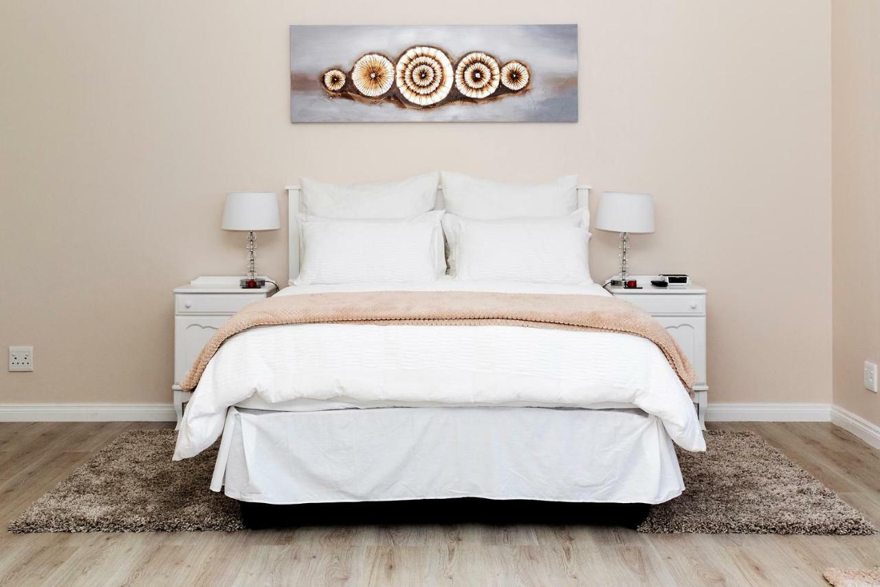 Settle Inn Self Catering Accommodation Colchester Esterno foto