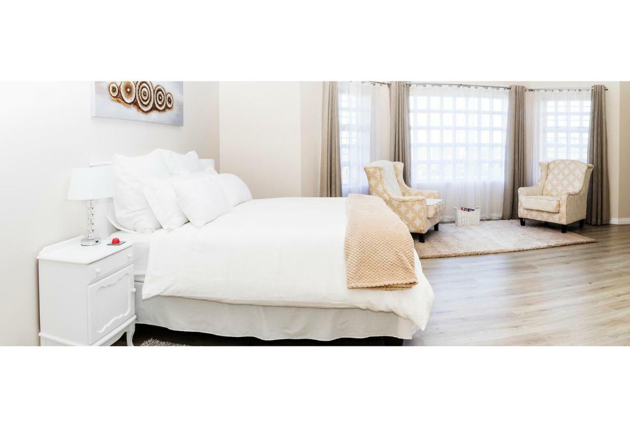 Settle Inn Self Catering Accommodation Colchester Esterno foto